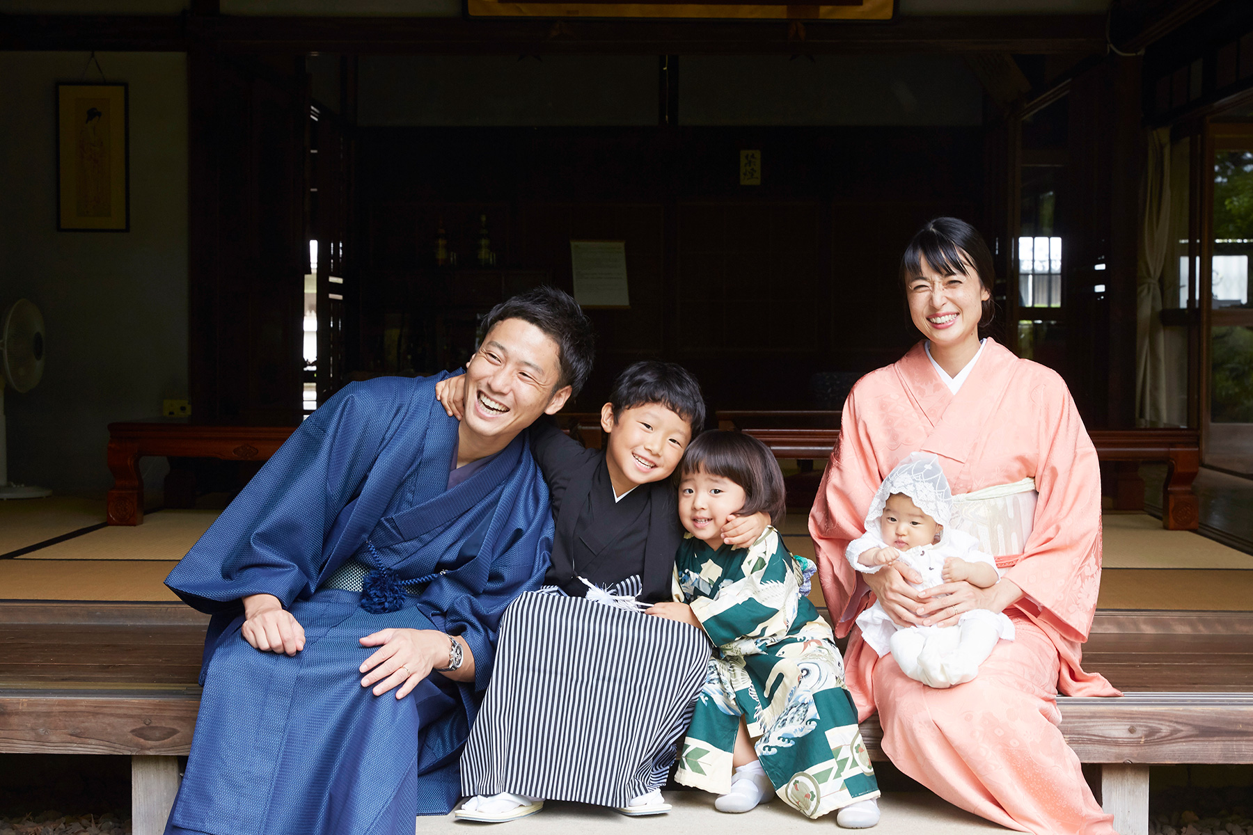 屋外での撮影、家族写真